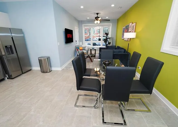 Apartment Spacious 3br Near United Center & Medical District *